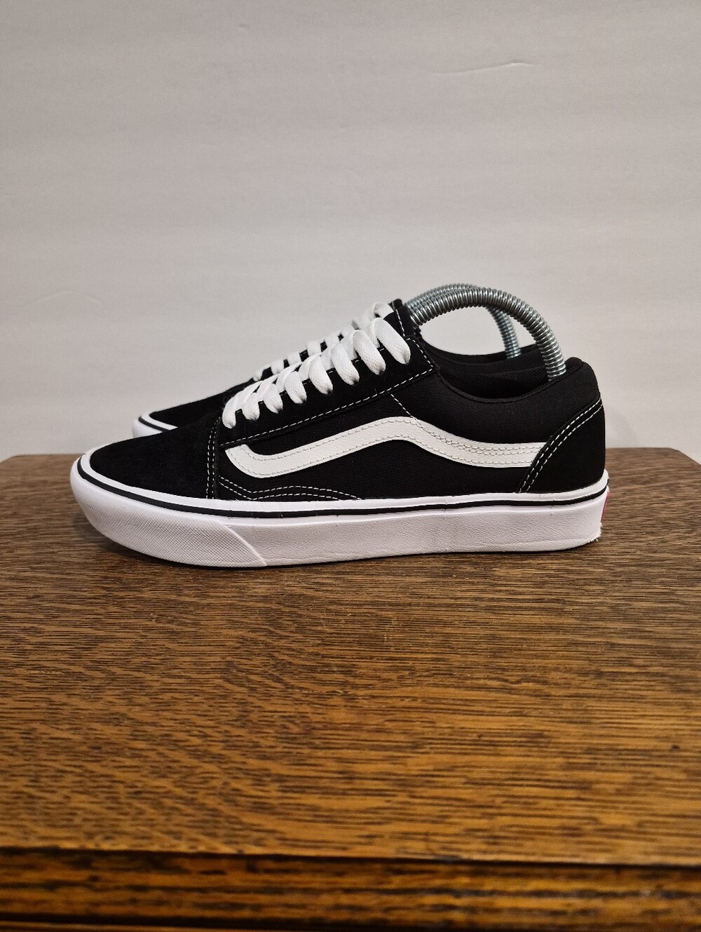 Vans Old Skool Classic Low-Top Skate Sneakers Women's Size US 9